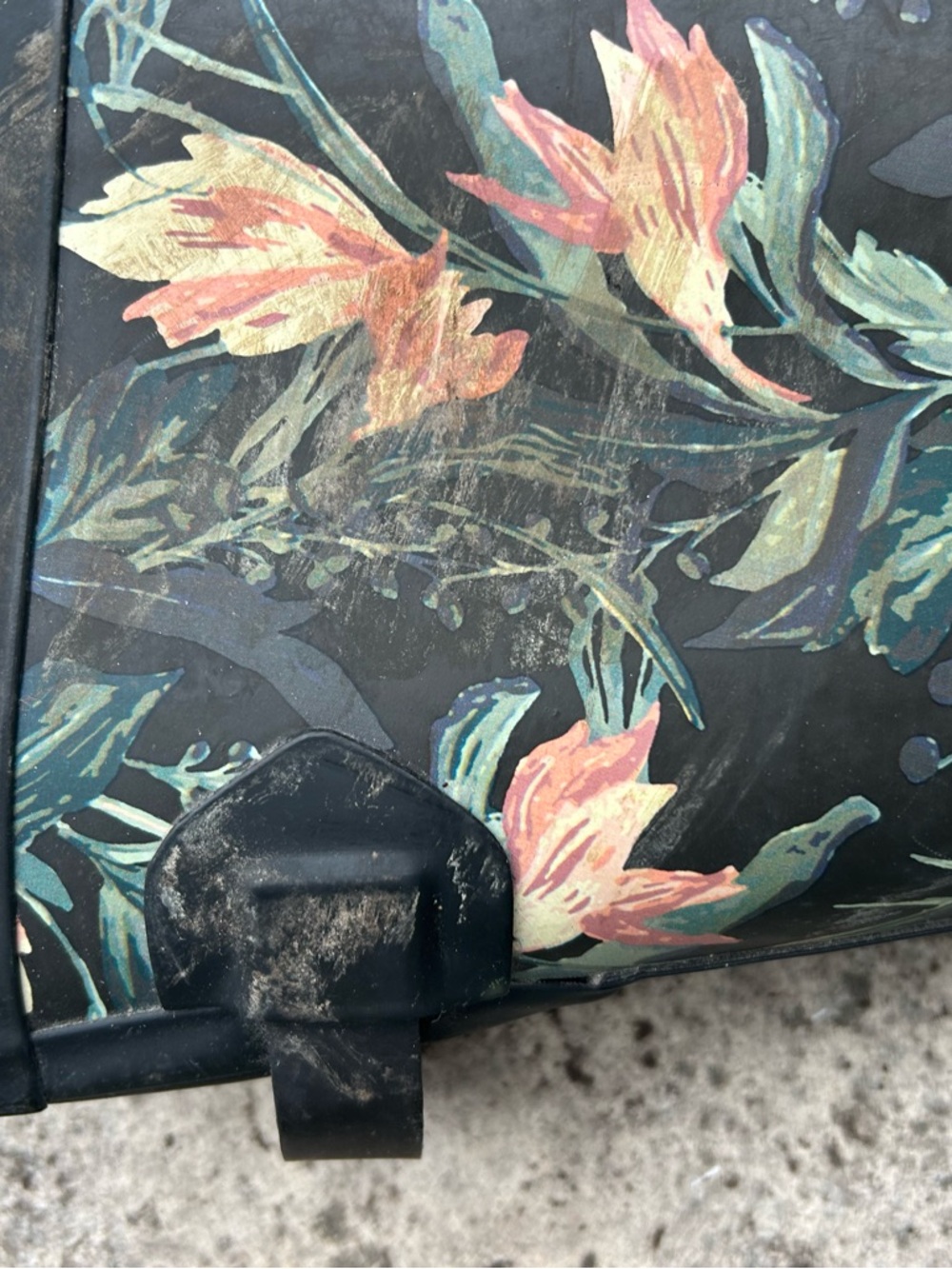 Target Floral Rain Boots, size 9 - Picture 9 of 13